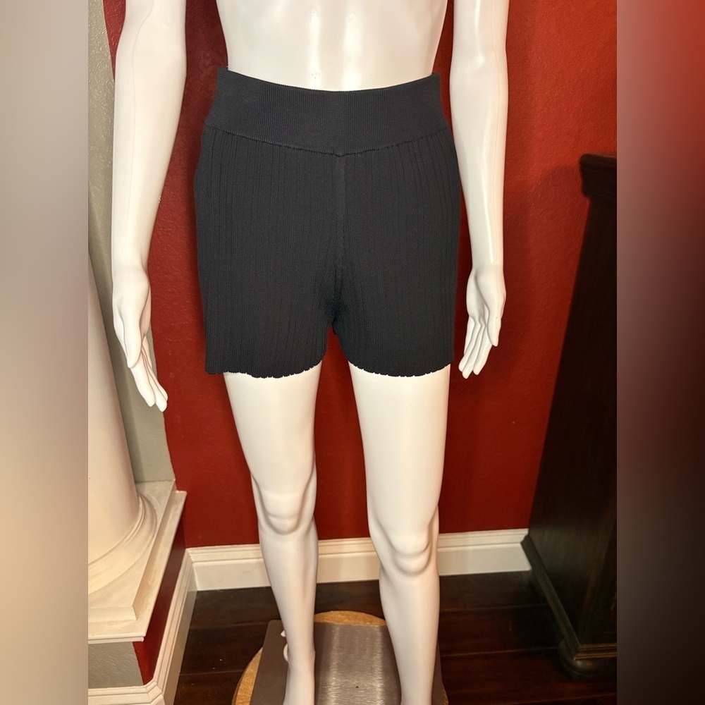 Cult Gaia ‘Bari’ Knit Short in Black. Size S